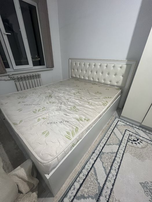 Проедается диван двухспальный