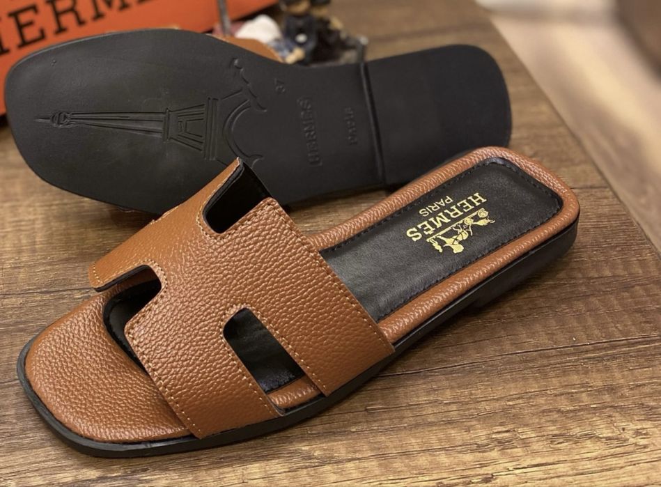Vand Papuci Slapi Hermes din piele marimea 36 37 38 39 40