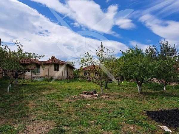 Продава се Парцел в Карлово - 710 кв.м за 19 €/кв.м - Снимка #1