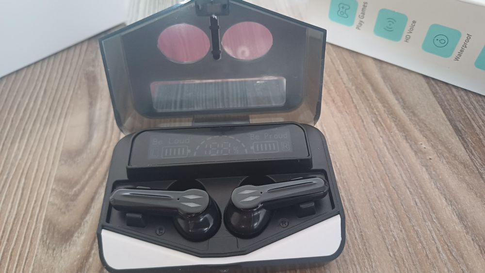 Продам наушник новый