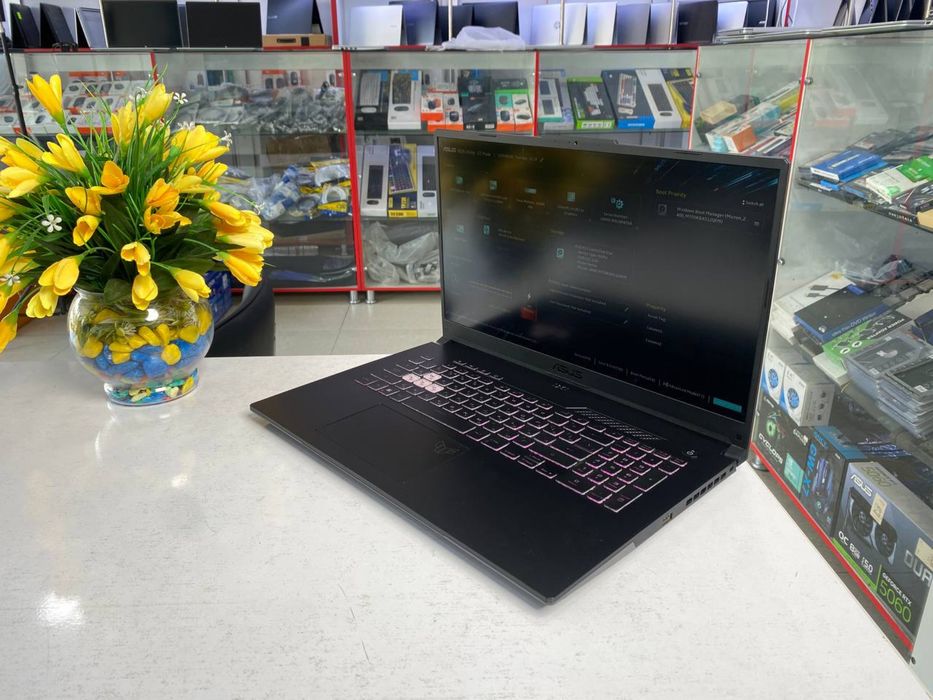 Asus tuff 17,3 ekran 16/512