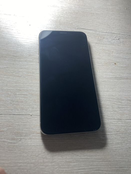 Продам Iphone XS