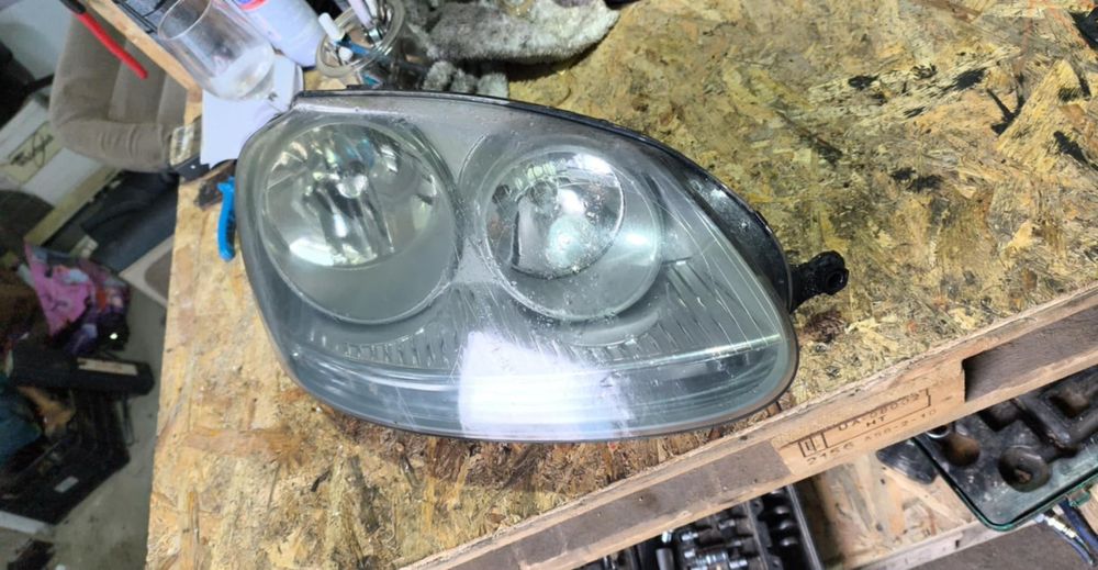 Faruri golf 5 cu halogen