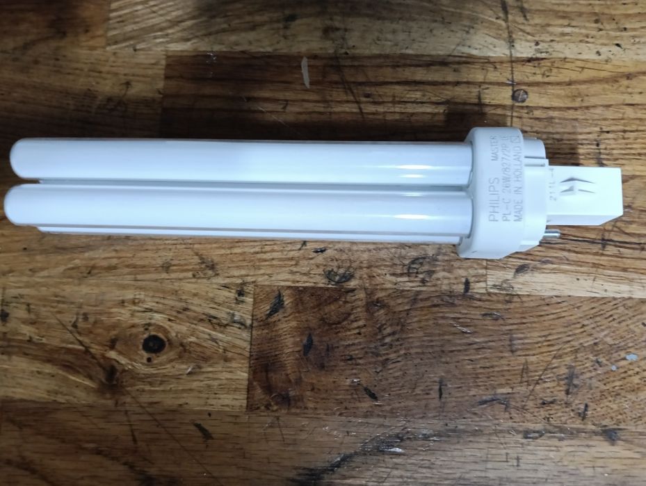 Becuri plafon PL-C 26 w/2P