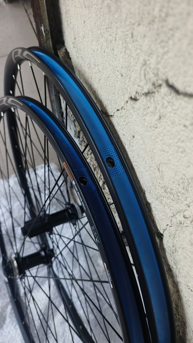 НОВИ Капли Шимано WH-RS171  Disc Центърлок оси 12х100,12х142 28 цола