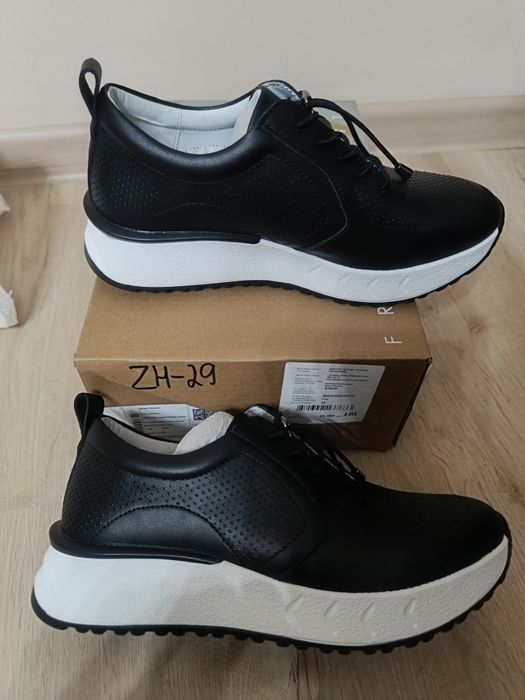 Новая кожаная обувь на девочку р36