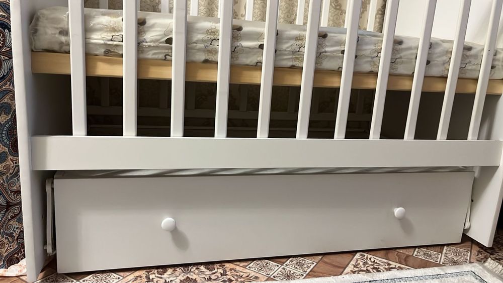 Кровать с новым матрасом 20.000