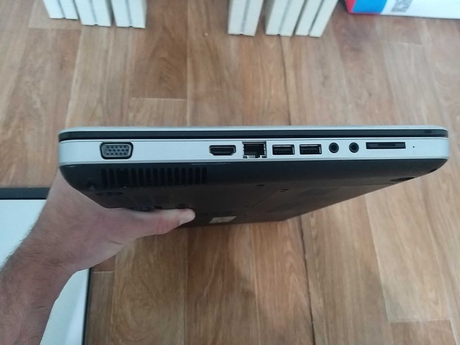 Продавам 2 Лаптопа на марките (Dell и HP) Втора ръка.