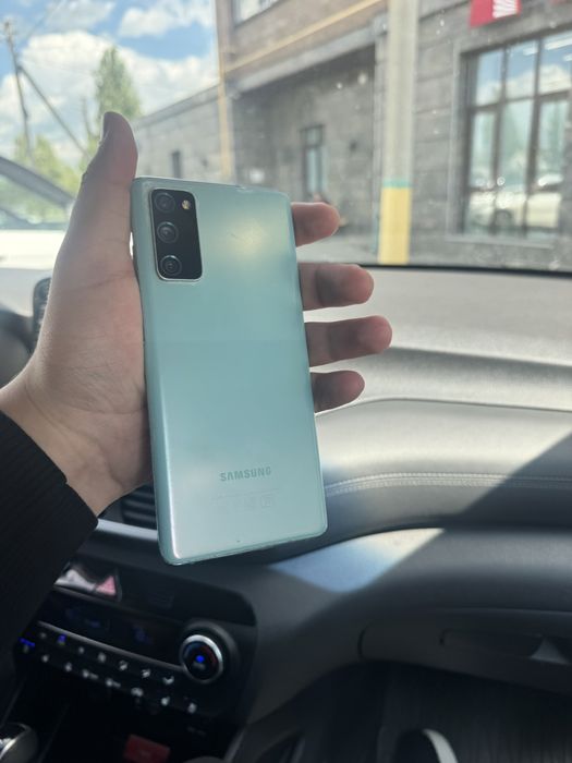Продам Samsung s20 FE