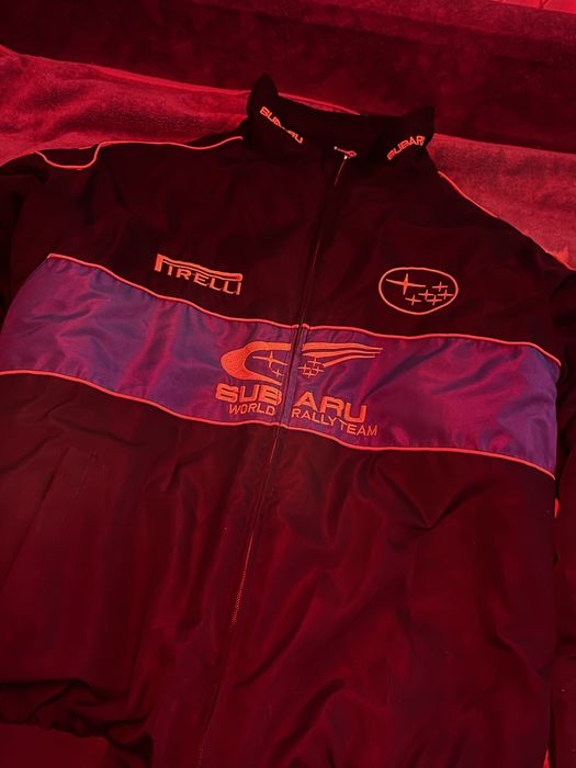 Продам куртку SUBARU