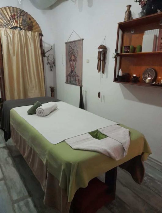 Луксозна СПА масажна маса с комплект за твоя уелнес старт