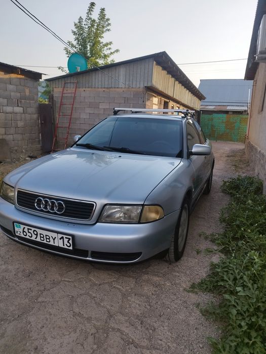 Ауди А4 б5 1.8АДР 1995 года