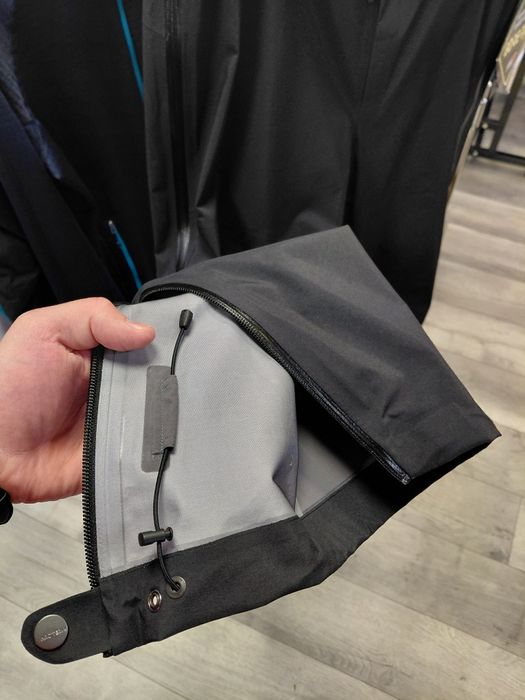 Arcteryx suprapantaloni Men L, impecabil, cod L4