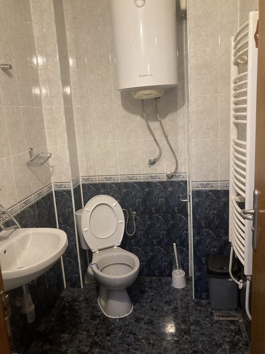 Дава се под наем Тристаен апартамент в Плевен, Идеален център - 80 кв.м за 420 € - Снимка #5