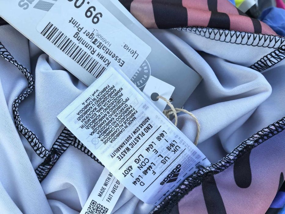 Adidas оригинален дамски клин нов  Л размер