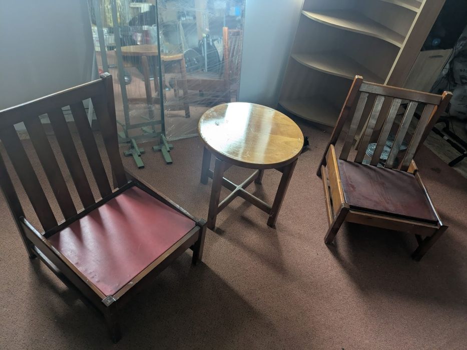 Set scaune + masa rotundă