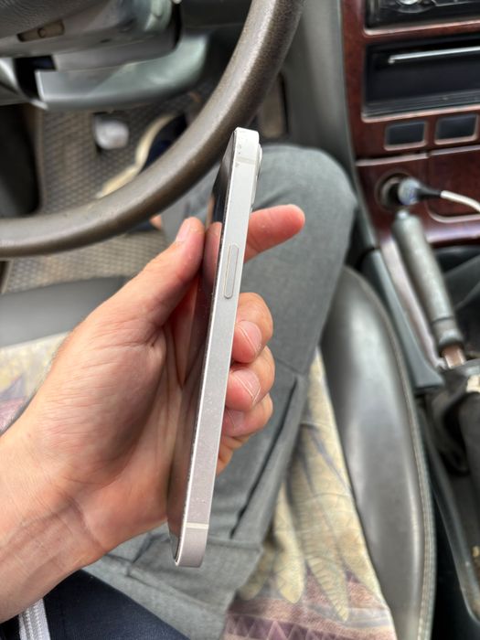 iPhone 13 128gb  белый
