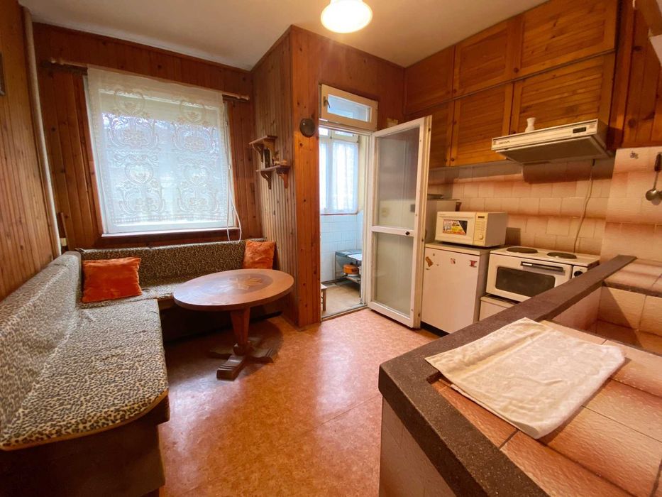 Продавам 3-стаен апартамент в гр. Чирпан, Центъра