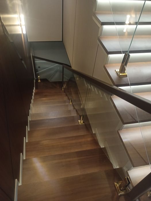 Стеклянные перила и перегородки из стекла