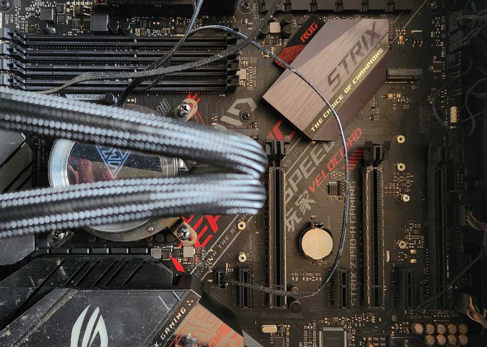 Placa de baza ASUS ROG STRIX Z390-H GAMING