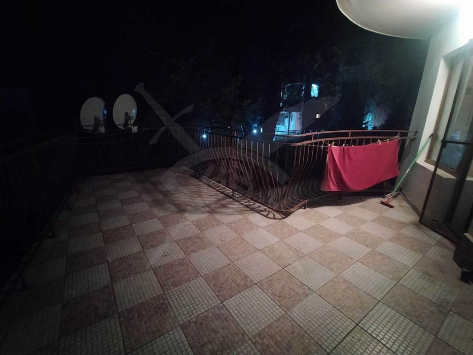 Дава се под наем Двустаен апартамент в к.к. Св.Св. Константин и Елена - 50 кв.м за 400 € - Снимка #3