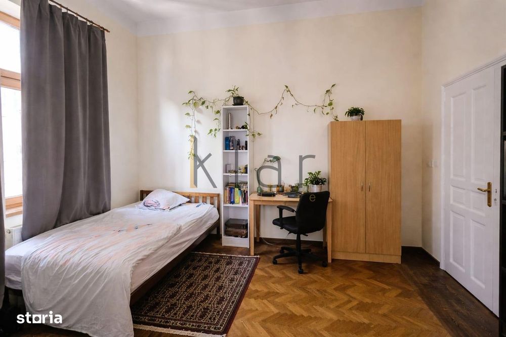 Apartament spatios cu 4 camere in inima orasului