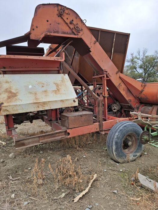 Продаётся початкоуборочный комбайн