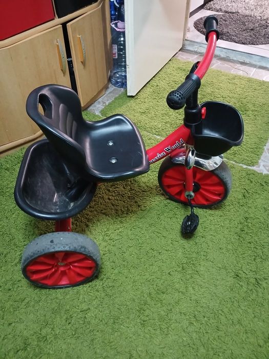 Bicicleta 3 roti  cu pedale