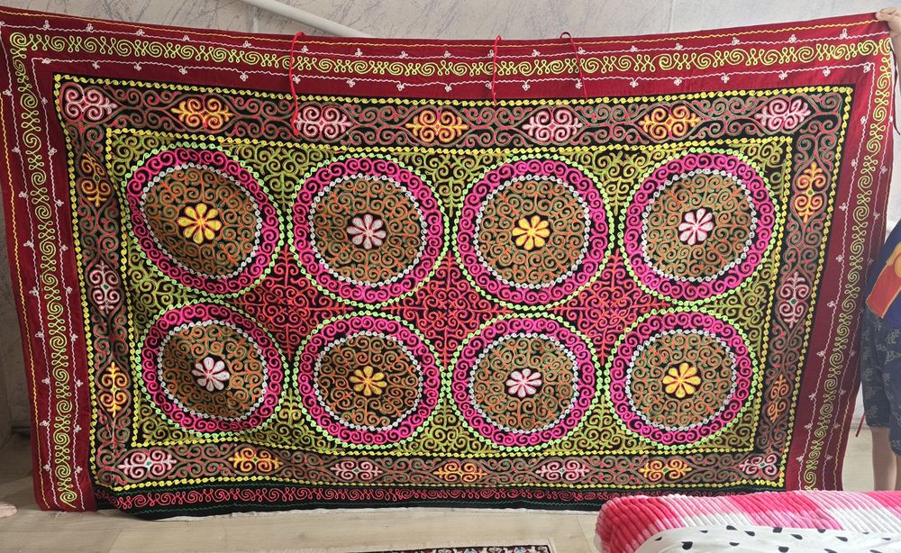 Киіз үйдің ішіне құратын ТҮСКИГІЗ сатылады ұзындық 3 метр бірлігі 1.3