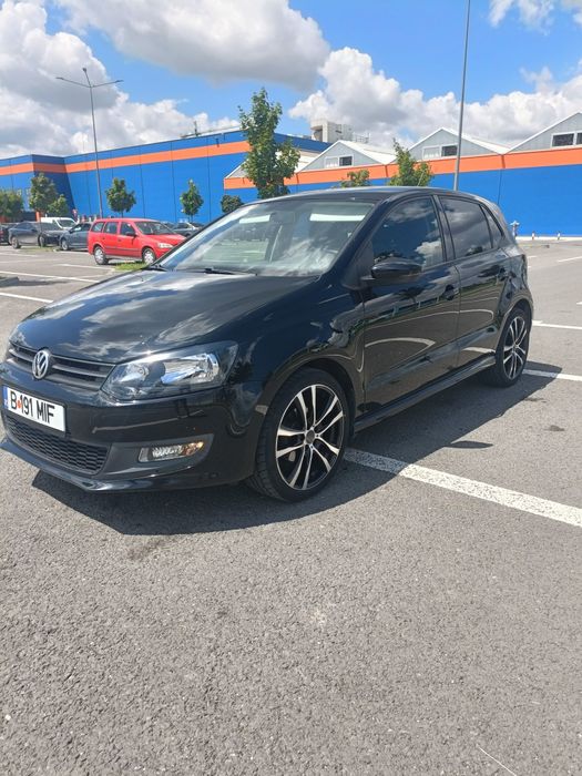 VOLKSWAGEN Polo