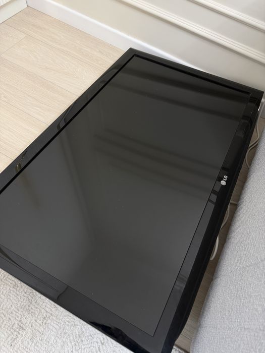 Срочно продаю телевизор LG