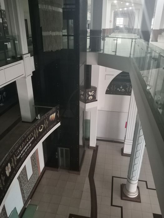 Лифт пассажирский сотилади