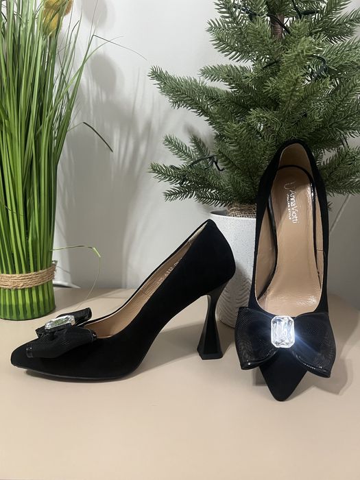 Pantofi stiletto din piele