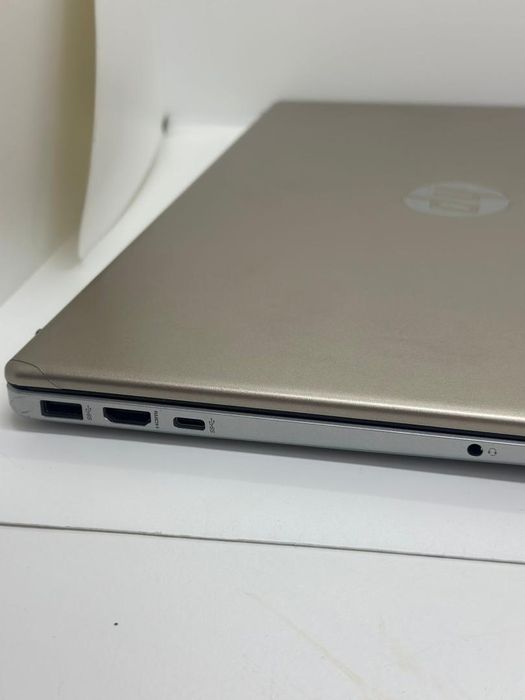 Laptop HP 15-fc0031nq, AMD Ryzen 3 7320U, 15.6", 8 GB, 256 GB SSD -A-