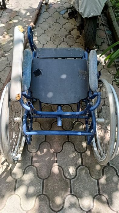 Vand carucior handicap pentru piese