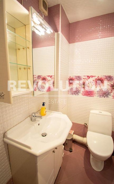 Дава се под наем Тристаен апартамент в София, Център - 86 кв.м за 850 € - Снимка #9