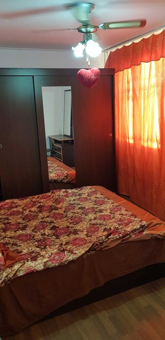 De inchiriat apt. decomandat 2 camere, 8 din10, Bdul. Alexandru Obregia Nr.40 - Complet utilat - Valabil imediat.