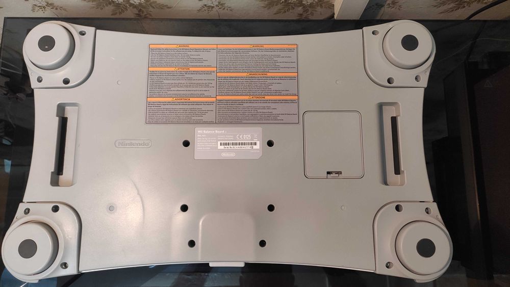 Nintendo Wii - балансировочная доска и измеритель