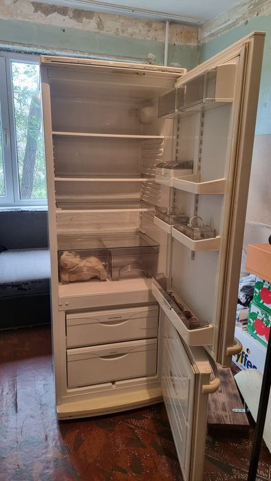 Продам холодильник (не рабочий)