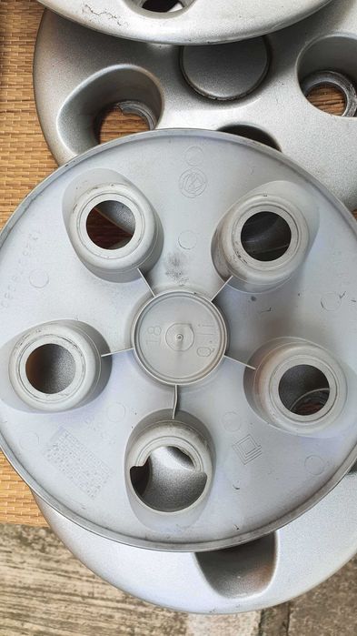 Capace roti totale sau centrale, originale , pt  jante de la 13 la 15