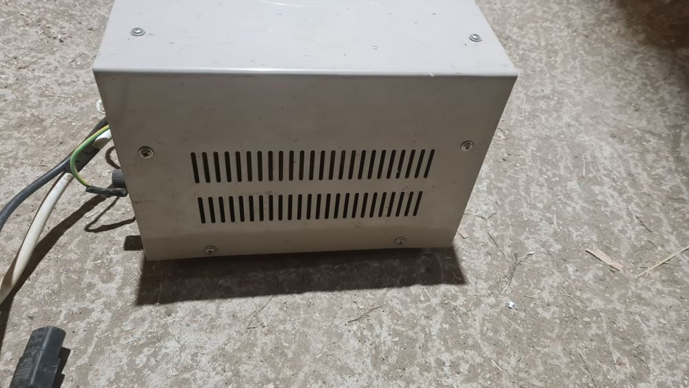 Stabilizator de tensiune Braun Group 3000W .
