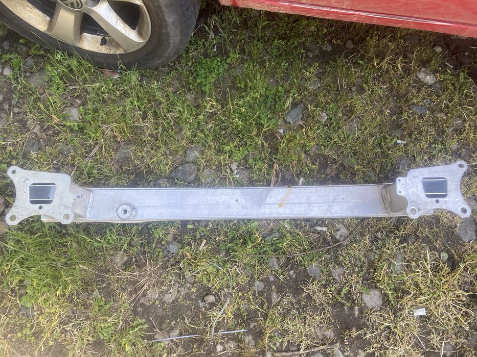 Задна греда под бронята Ford Focus Mk4