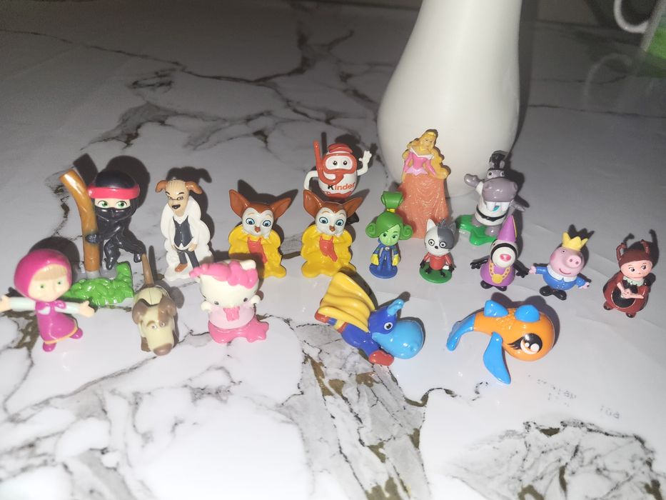 Продам киндеры игрушки