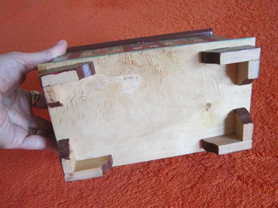 cadou rar vintage mini cufar ladita pictata manual,lemn,Germania