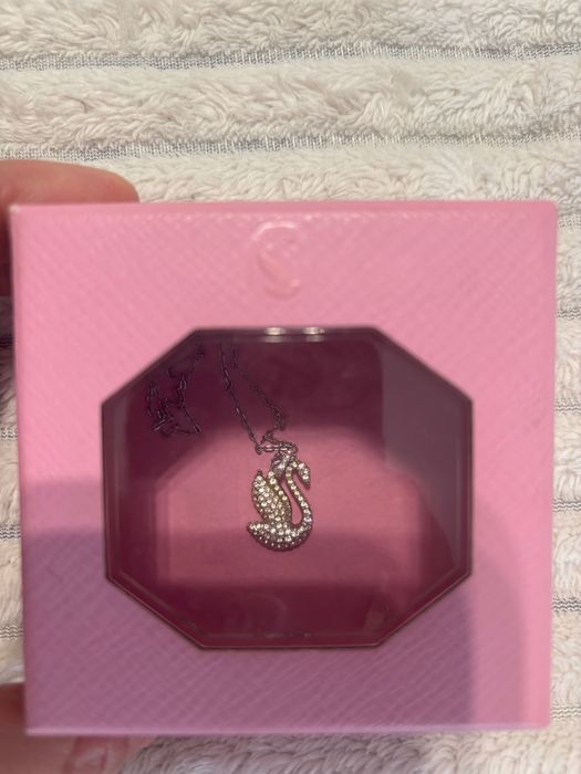 Вережката Swarovski