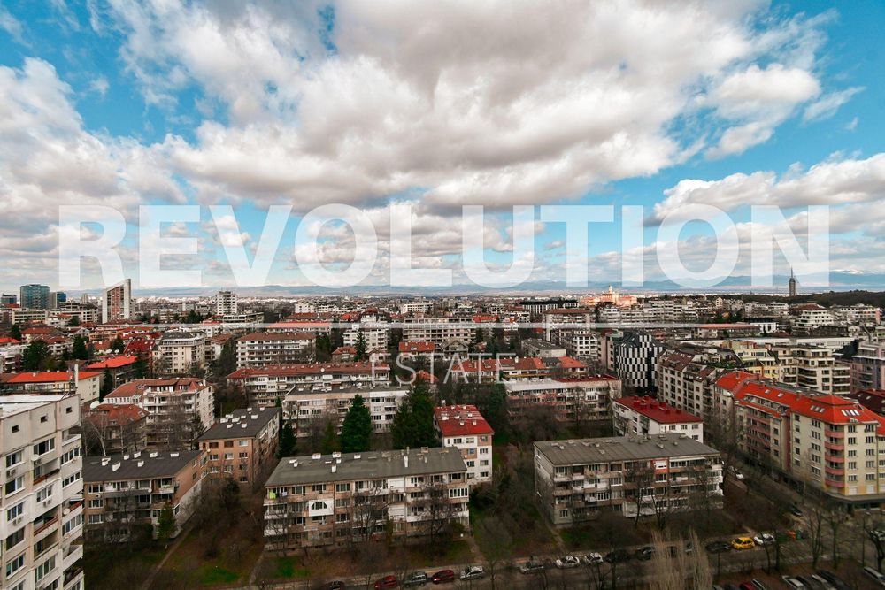 Тристаен апартамент в ж.к. Лозенец