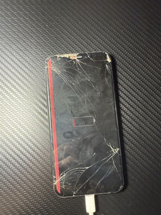 Продам битый 10 айфон (рабочий)
