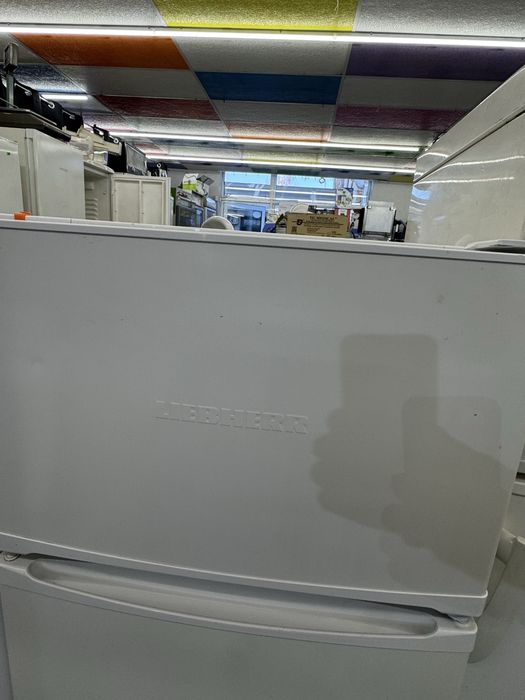 Хладилник crown