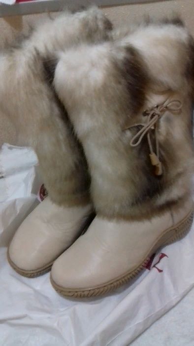 Женские сапожки унты из натурального меха 36 размера