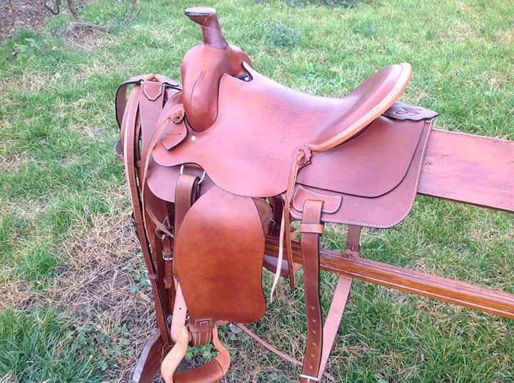 Saua western marimi diferite 16,17,18